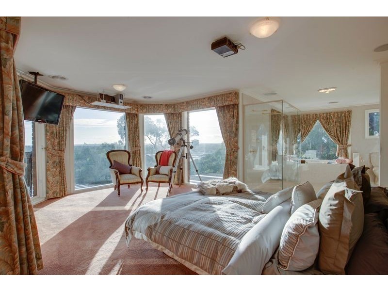 5 Summit Court, Boronia VIC 3155