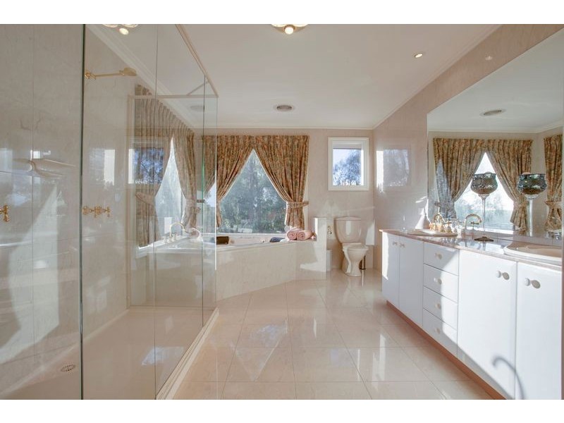 5 Summit Court, Boronia VIC 3155