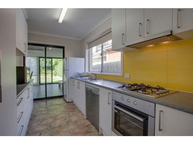 2/21 McDonald Crescent, Boronia VIC 3155