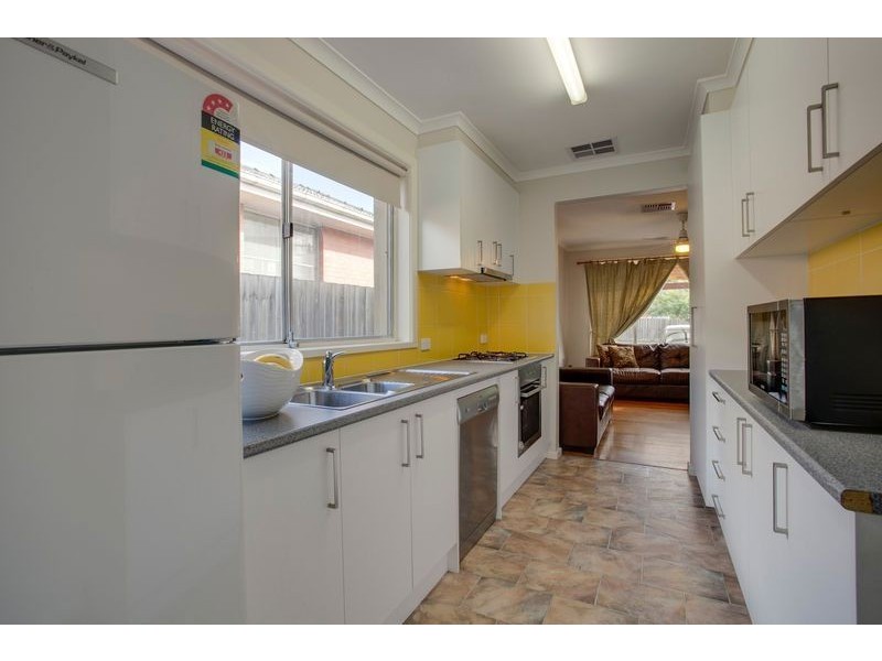 2/21 McDonald Crescent, Boronia VIC 3155