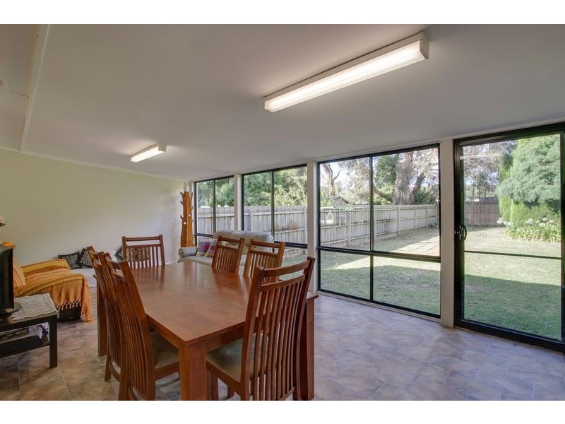 2/21 McDonald Crescent, Boronia VIC 3155