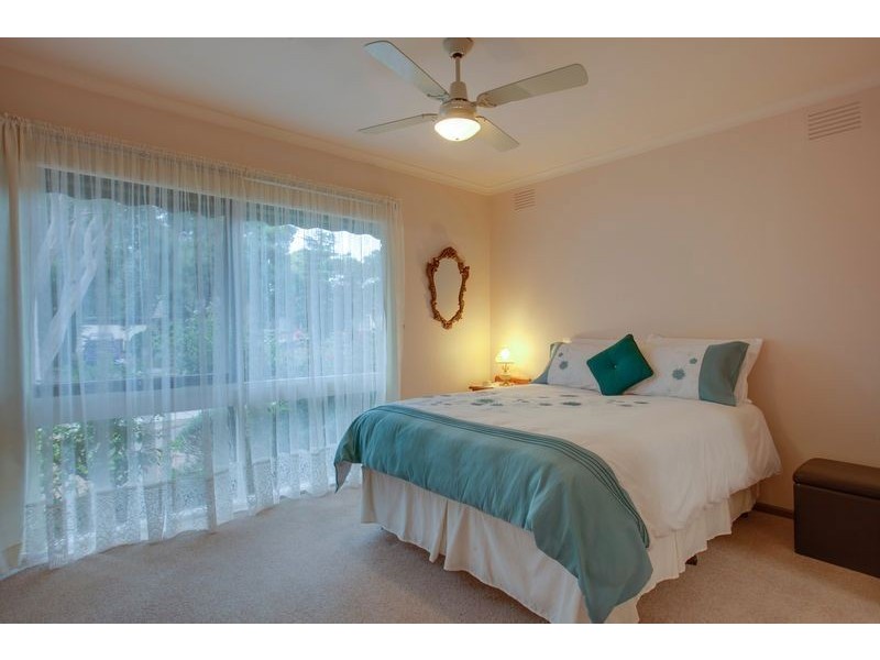 15 Newstead Way, Wantirna South VIC 3152