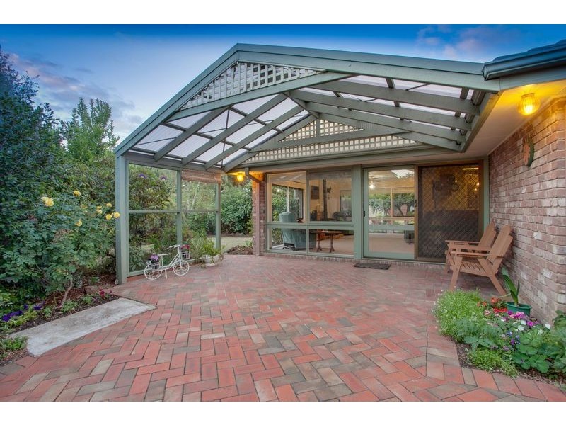 15 Newstead Way, Wantirna South VIC 3152