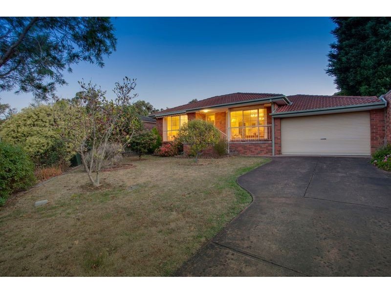 10 Cassinia Close, Knoxfield VIC 3180