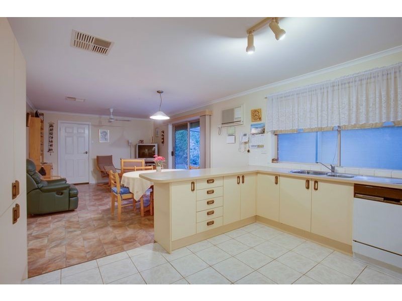 10 Cassinia Close, Knoxfield VIC 3180