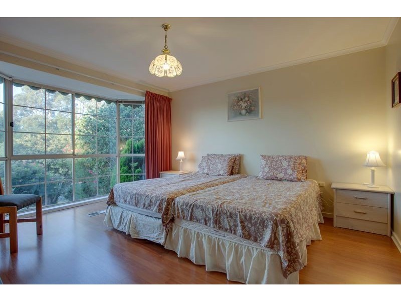 10 Cassinia Close, Knoxfield VIC 3180