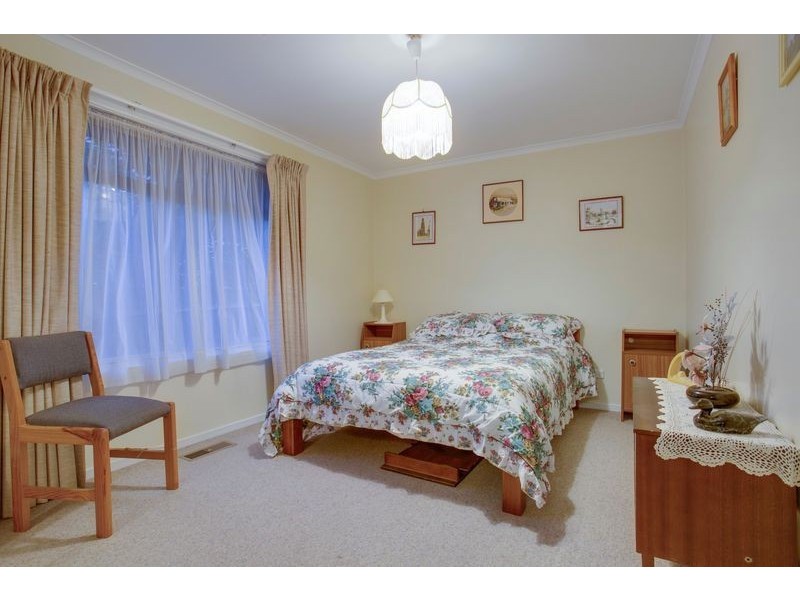 10 Cassinia Close, Knoxfield VIC 3180