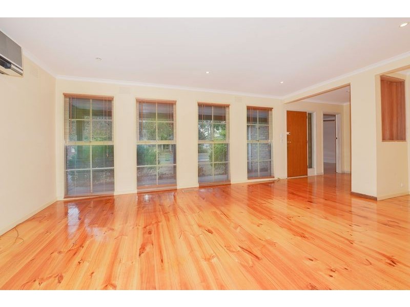 69 King Parade, Knoxfield VIC 3180