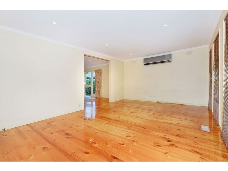 69 King Parade, Knoxfield VIC 3180