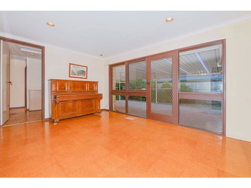 69 King Parade, Knoxfield VIC 3180