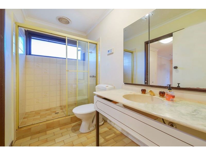 69 King Parade, Knoxfield VIC 3180