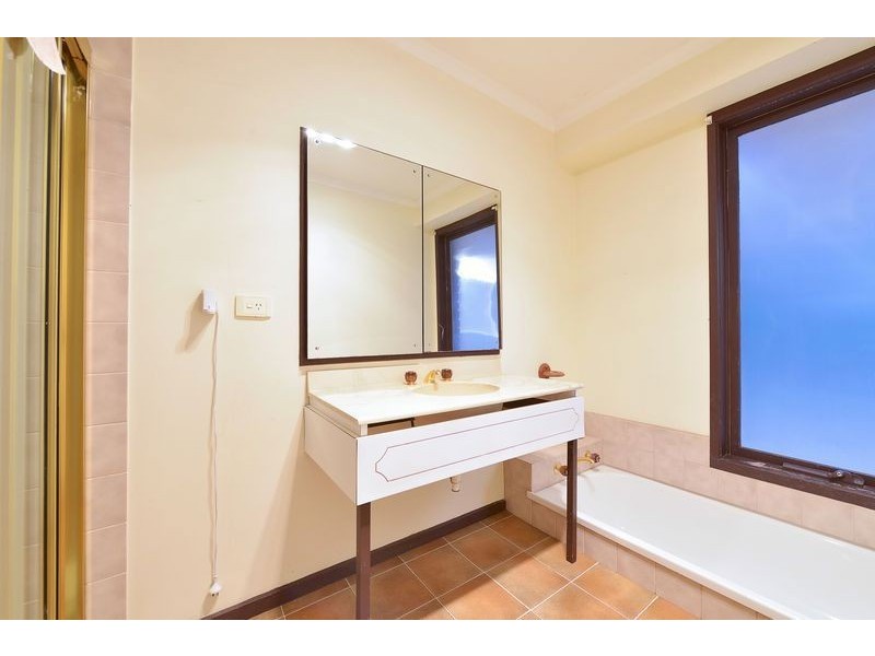 69 King Parade, Knoxfield VIC 3180