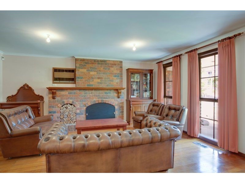 2 Edgeware Court, Wantirna VIC 3152