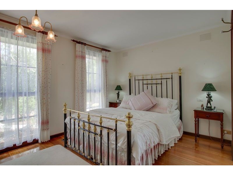 2 Edgeware Court, Wantirna VIC 3152