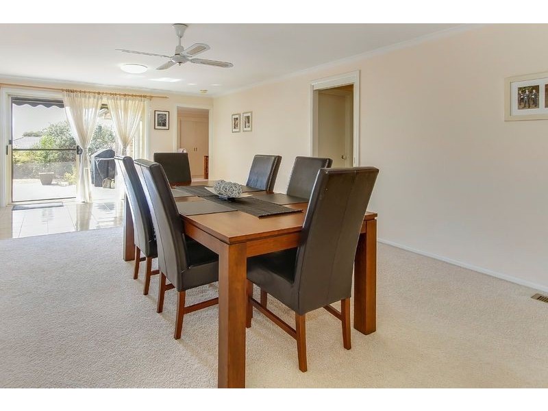 2/33A Devenish Road, Boronia VIC 3155