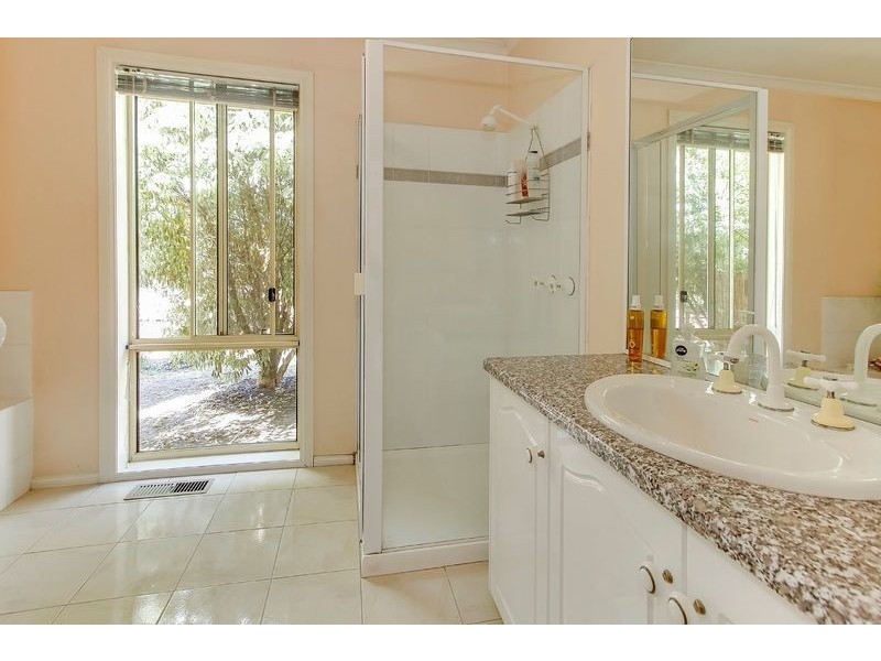 2/33A Devenish Road, Boronia VIC 3155