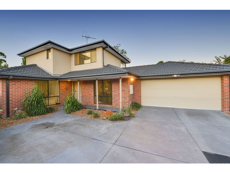 2/2 Waratah Avenue, Bayswater North VIC 3153