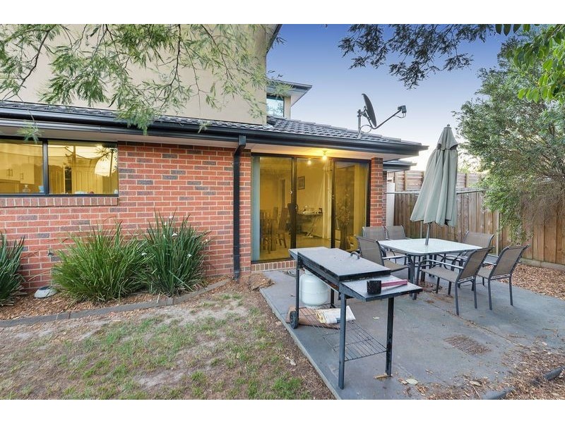 2/2 Waratah Avenue, Bayswater North VIC 3153