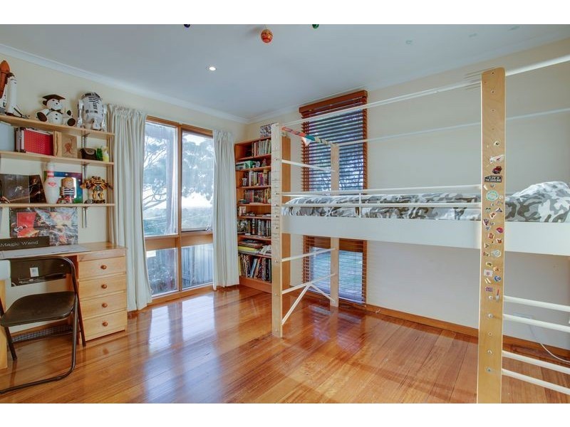 9 Hillcrest Avenue, Ferntree Gully VIC 3156