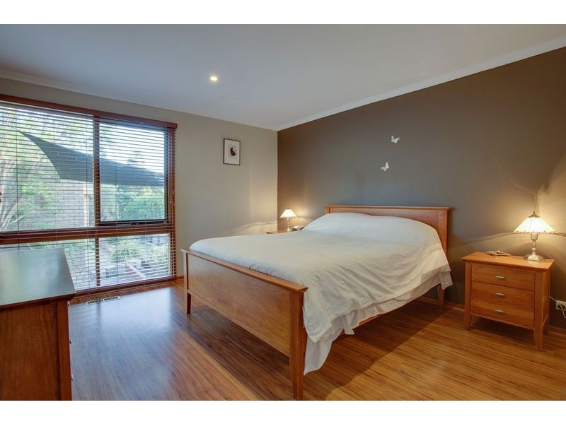 9 Hillcrest Avenue, Ferntree Gully VIC 3156