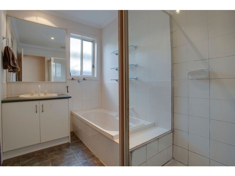 2/6 Tulip Crescent, Boronia VIC 3155