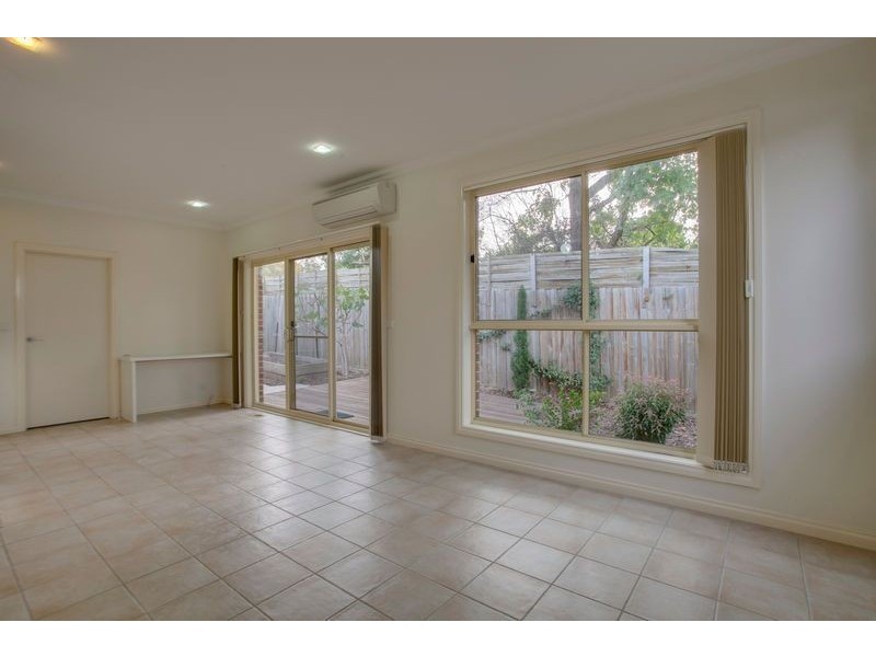 2/2 Neilson Street, Bayswater VIC 3153