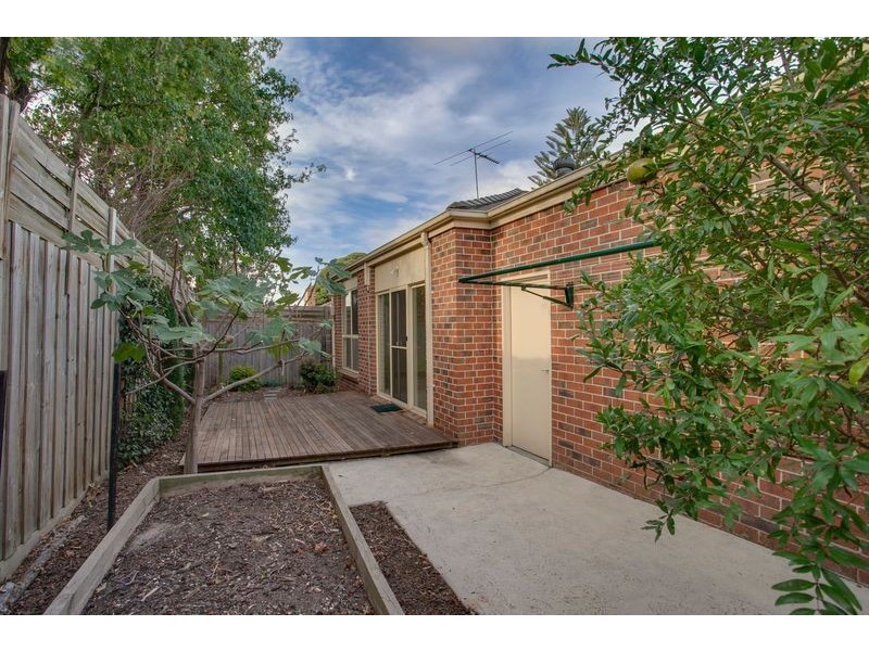 2/2 Neilson Street, Bayswater VIC 3153