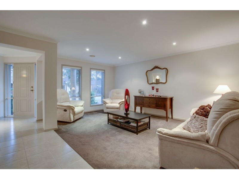 27 Regency Drive, Kilsyth South VIC 3137