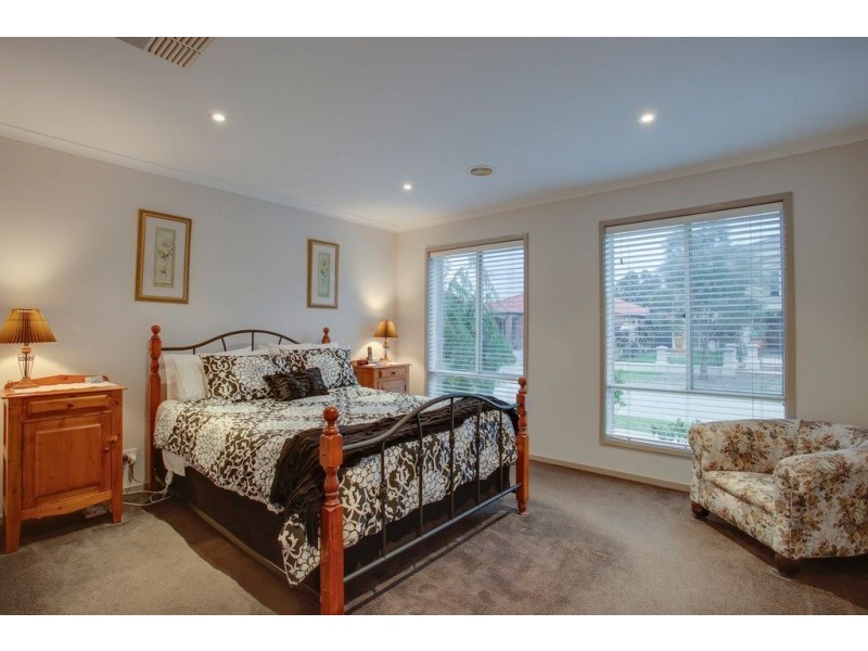 27 Regency Drive, Kilsyth South VIC 3137