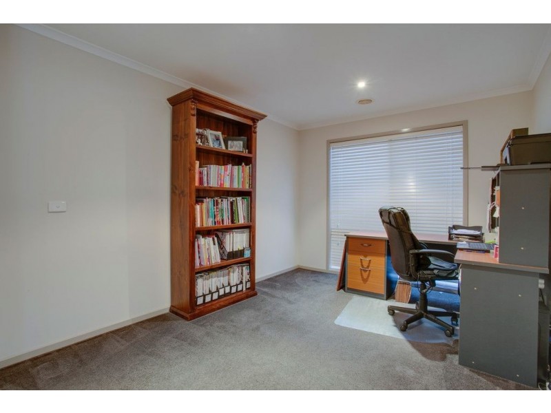 27 Regency Drive, Kilsyth South VIC 3137