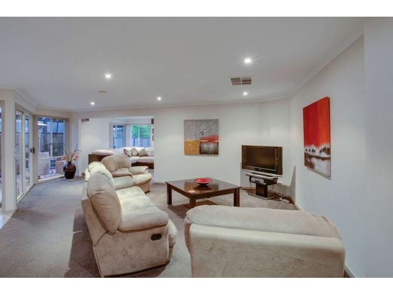 27 Regency Drive, Kilsyth South VIC 3137