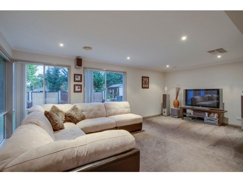 27 Regency Drive, Kilsyth South VIC 3137