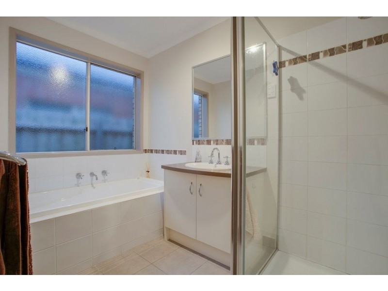 27 Regency Drive, Kilsyth South VIC 3137