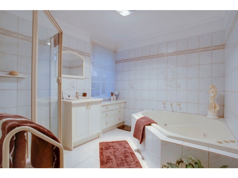 32 Yarana Street, Ferntree Gully VIC 3156