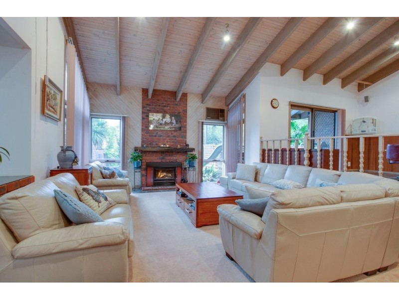 24 Beresford Drive, Boronia VIC 3155