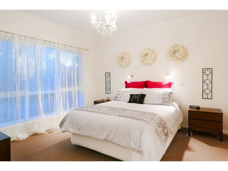 51 Democrat Drive, The Basin VIC 3154