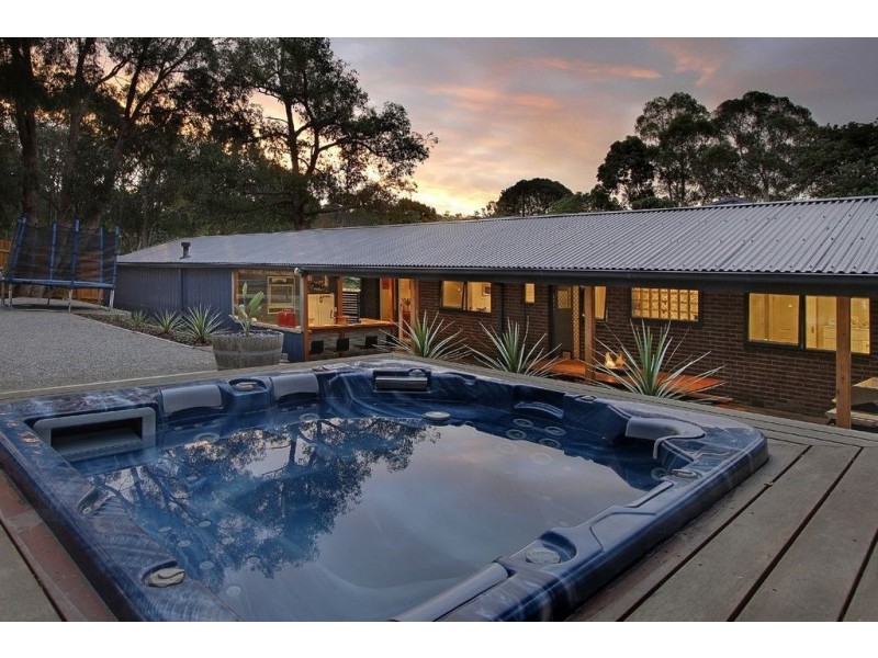 61 Stradbroke Road, Montrose VIC 3765