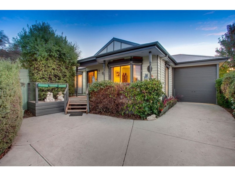2/4 Stradbroke Road, Boronia VIC 3155