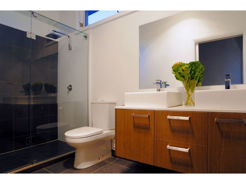 2/25 Augusta Road, The Basin VIC 3154