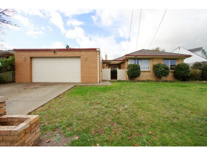15 McComb Crescent, Bayswater VIC 3153