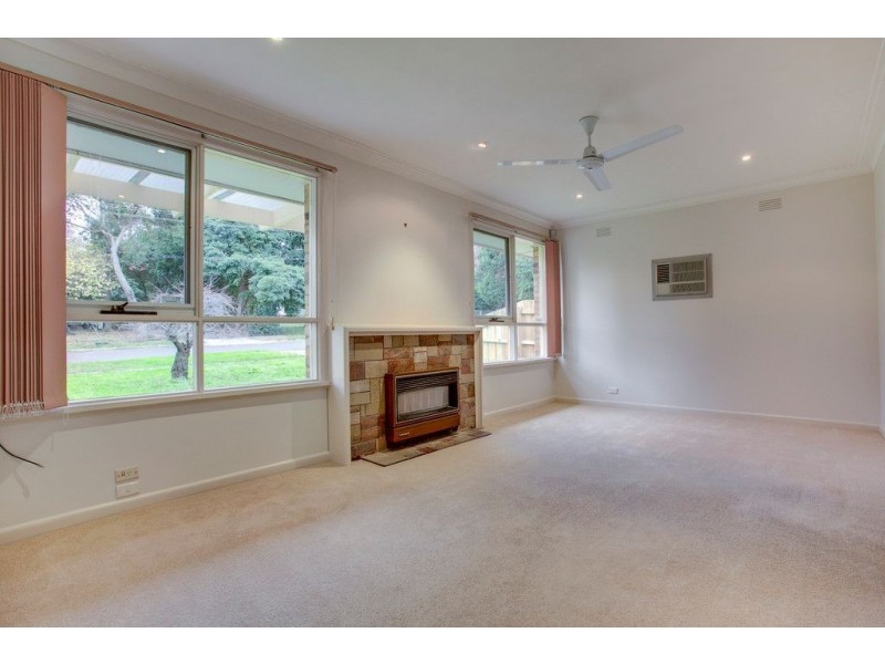 1/4 Vivienne Avenue, Boronia VIC 3155