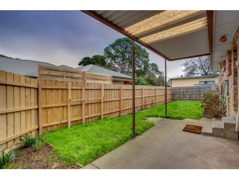 1/4 Vivienne Avenue, Boronia VIC 3155