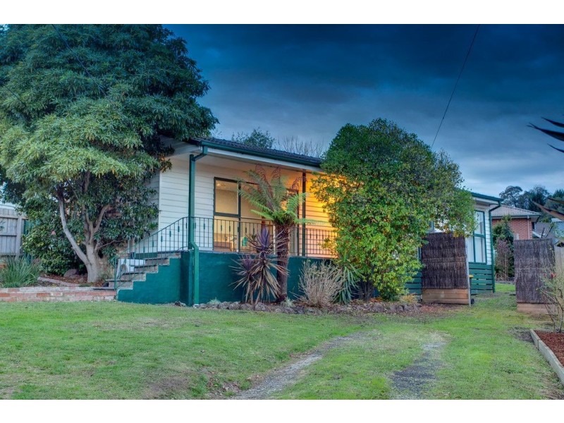 17 Weyburn Road, Boronia VIC 3155