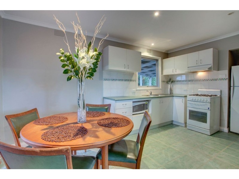 17 Weyburn Road, Boronia VIC 3155