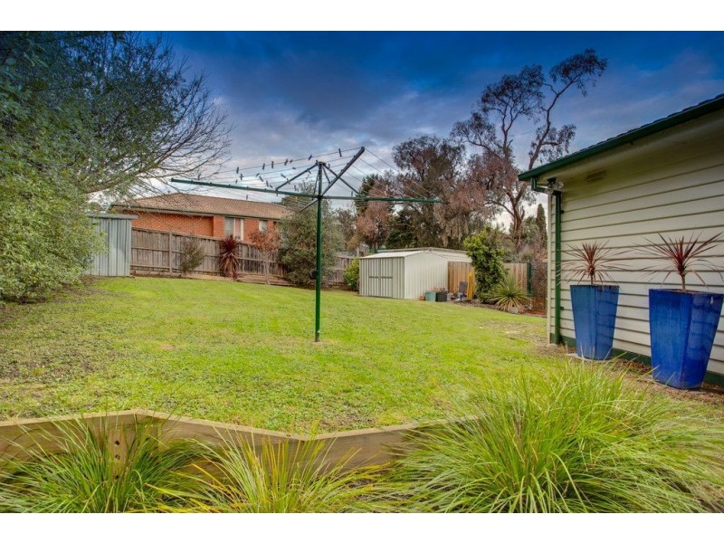 17 Weyburn Road, Boronia VIC 3155