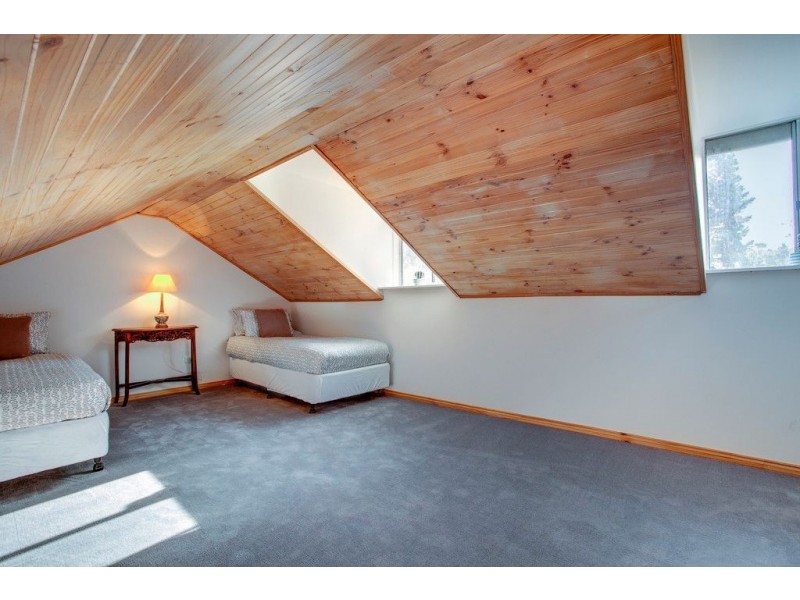 49 Ireland Avenue, Wantirna South VIC 3152