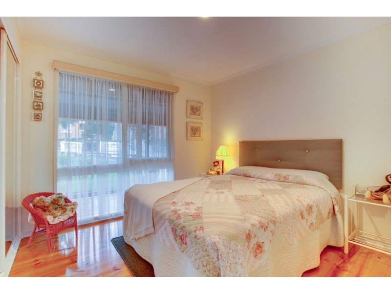 96 Landscape Drive, Mooroolbark VIC 3138