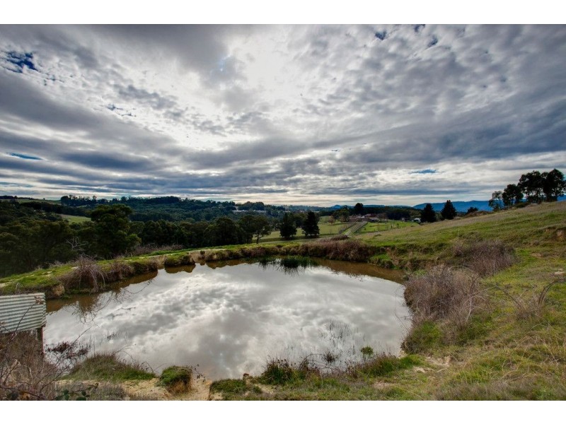 8 Eleanor Drive, Silvan VIC 3795