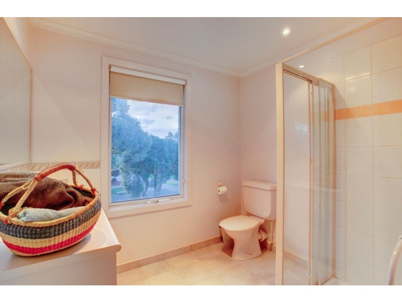 7 Riding Way, Ferntree Gully VIC 3156