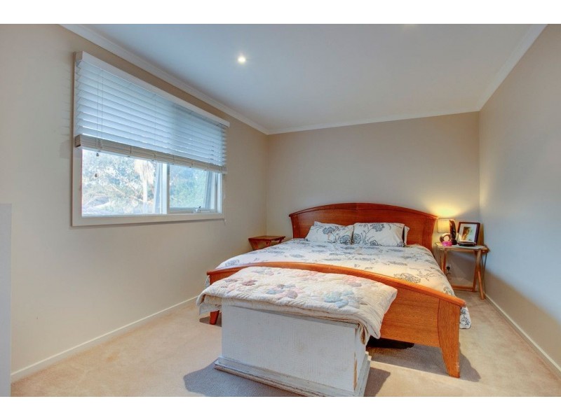 7 Riding Way, Ferntree Gully VIC 3156